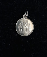 Autres Collections - Religion - Médaille En Argent - Souvenir De 1ère Communion - Religion & Esotérisme