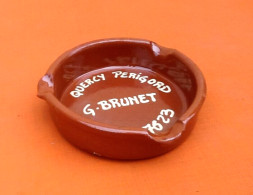 Cendrier    Terre Cuite  G. Brunet (Gérard Brunet) Lavergne (Lot)  Quercy Périgord - Ashtrays