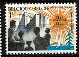 1361  **  LV 11  Griffe Au-dessus Tête Fillette - 1961-1990