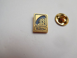 Beau Pin's , France Télécom , Dimensions : 11x14 Mm , Non Signé - France Télécom