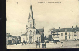 Ecommoy  La Place Et L'eglise - Ecommoy