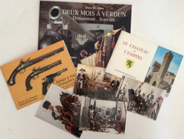 Lot MUSÉE EMPERI LIVRES ARMES, CHÂTEAU, DEUX MOIS A VERDUN De Jean Brunon + Cartes Postales Uniforme - Francés