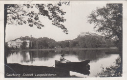 E3665) SALZBURG - Schloss LEOPOLDSKRON - Frau In Ruderboot Im Vordergrund ALT! - Salzburg Stadt