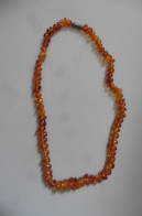 Collier Ras De Cou Mi-long En Perles D'ambre Jaune Miel De Russie Ou De Pologne - Halsketten