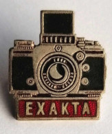 EXAKTA-CAMERA+1960+RARE+VINTAGE+BADGE - Fotografía