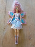 Très Jolie Barbie  -  Fée - Papillon - Mattel Inc 2004 - Paillettes Dans Les Ailes,... (FR113) - Barbie