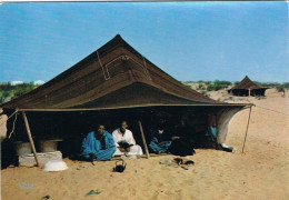 53890. Postal MAURITANIA. Tienda De Nomadas En Desierto, Animada - Mauritanië