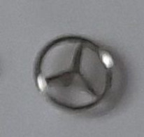 Pin' S  Rond   Automobiles  MERCEDES  Sigle  Argenté  ( Diamètre: 10 Mm ) - Mercedes