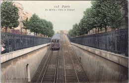 Paris , Le Métro - Vers Le Tunnel (Unused) - Métro Parisien, Gares