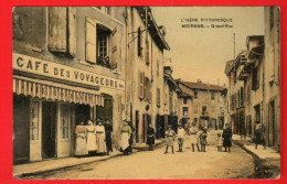 ZXH-04  Moirans Grand'Rue  Café Des Voyageurs. TRES ANIME. Circ. 1911 Vers La Suisse - Moirans