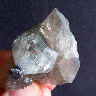 #U27 - Beau Groupe De QUARTZ Cristaux (Val Bedretto, Suisse) - Minerali