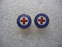 2 Anciennes Insignes De Boutonnière, Secouriste De La CRF (Croix Rouge Francaise) - Medical