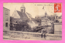 F-91-Essonne-01P206  Vue Sur L'Essonne, Personnage Assis Sur Le Pont, Cpa  - Essonnes