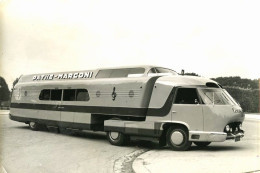 Panhard Camion De Publicité Pour PATHÉ-MARCONI Ciné  Sur Le Tour De France 1957  -  15x10cms  PHOTO - Trucks, Vans &  Lorries