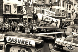 Renault Camion De Publicité Pour VITABRILL Sur Le Tour De France 1958  -  15x10cms  PHOTO - Vrachtwagens En LGV