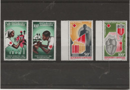 GABON - POSTE AERIENNE NEUF SANS CHARNIERE  N° 43 ET 44 + N° 56 A 57  - ANNEE 1966 ET 67 - Gabon (1960-...)