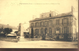 Montataire Le Monument Aux Morts Et L'hotel De Ville - Montataire