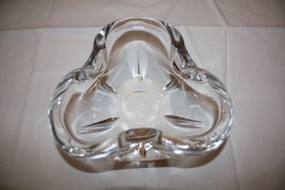 C38 ANCIEN CENDRIER VAL SAINT LAMBERT - Glass