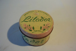 C38 Ancienne Boite En Métal Lilador 1/8kg Cire Encaustique - Boxes