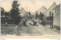 SAINT GERVAIS D'AUVERGNE UNE PROCESSION - Saint Gervais D'Auvergne