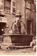 Aups Fontaine De La Place Du Marché - Aups