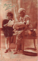 FETES ET VOEUX - Nouvel An - Une Petite Fille Avec Sa Grand-mère - Carte Postale Ancienne - Nouvel An