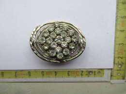 LADE 20 C  - BROCHE - Brooches