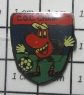 1718c Pin's Pins / Beau Et Rare / SPORTS / CLUB FOOTBALL COC CHAMBLY ? - Football