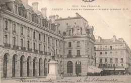 FRANCE - Rennes - Le Palais Du Commerce Et Le Statue Lebastard - Carte Postale Ancienne - Rennes