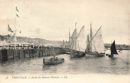 FRANCE - Trouville - Sortie Des Bateaux Pêcheurs - Carte Postale Ancienne - Trouville