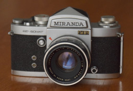 Ancien Appareil Photo Reflex MIRANDA Sensomat RE - Boitier, Objectif 50mm Et Sacoche  Film 135 24x36 - Cameras