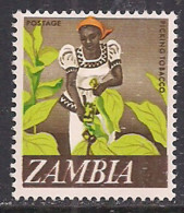 Zambia 1968 QE2 10n Picking Tobacco MNH SG 134 ( M1352 ) - Zambie (1965-...)