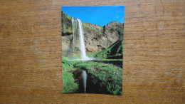 Islande , The 40 Meter High Seljalandsfoss Waterfall - Islande