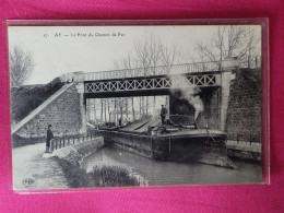 Ay Pont Du Chemin De Fer Et Péniche - Chiatte, Barconi