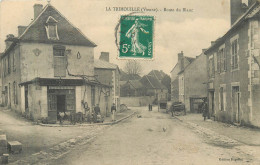 LA TRIMOUILLE - Route Du Blanc. - La Trimouille
