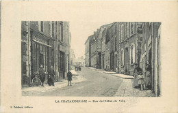 LA CHATAIGNERAIE - Rue De L'hôtel De Ville. - La Chataigneraie