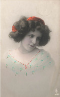 FANTAISIES - Femmes - Femme Seule - Carte Postale Ancienne - Women