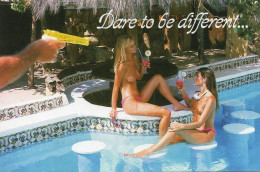 CPM - R - ESPAGNE - BALEARES - IBIZA - HOTEL PIKES - SAN ANTONIO - STAY AT PIKES - DARE TO BE DIFFERENT.. - JOLIES SEINS - Ibiza