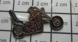 3019 Pin's Pins / Beau Et Rare / THEME : MOTOS / CHOPPER ANNEES 60 STYLE EASY RIDER - Motos