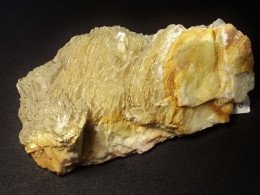 Baryte ( 10 X 4 X 6 Cm) -  Rigoux -  Azérat - Haute-Loire -  Auvergne-Rhône-Alpes - France - Minerales