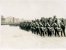 Photo Meurisse Années 193,revue Du 14 Juillet à Paris Détachement Reconstitué De L'armée D'Afrique, Format 13/18 - Guerra, Militares