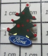 3419 Pin's Pins / Beau Et Rare / AUTOMOBILES / FORD SAPIN DE NOEL BOULES ROUGES - Ford