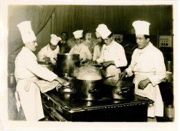 Photo Meurisse Années 1930,le Salon De La Gastronomie, Journée Marseillaise, Format 13/18 - Persone Identificate