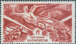 MADAGASCAR, VITTORIA, 1946, FRANCOBOLLI NUOVI (MLH*) Scott:MG C44, Yt:MG PA65 - Nuevos