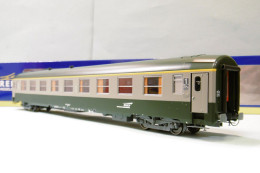 REE - Voiture UIC Y SNCF A9 1ère Classe C160 ép. V Réf. VB-306 Neuf NBO HO 1/87 - Wagons Voor Passagiers