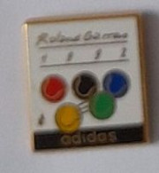 Pin' S  Carré  ARTHUS  BERTRAND, Sport  Tennis  ROLAND  GARROS  1992  Avec  ADIDAS - Arthus Bertrand