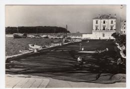 1957. YUGOSLAVIA,CROATIA,ROVINJ,FISHERMEN WITH NETS,POSTCARD,USED - Jugoslawien