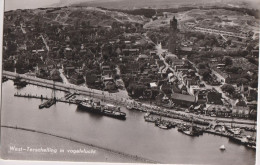 West-Terschelling In Vogelvlucht (haven Met Schepen) - Gelopen. (Luchtfoto KLM Aerocarto, Van Leer) - Terschelling