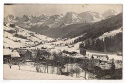 LE GRAND BORNAND - 74 - Haute Savoie - CARTE PHOTO - Avec Au Fond La Chaîne Des Aravis - Le Grand Bornand