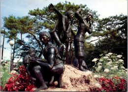 7-2-2024 (3 X 31) Philippiines - Baguio City - Camp John Hay (statue) - Philippines